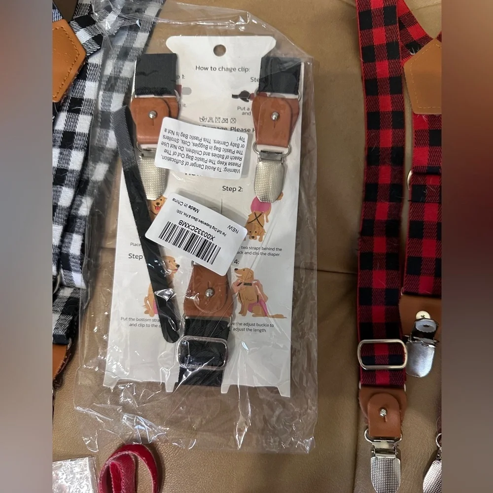 3 Small size dog suspenders.
